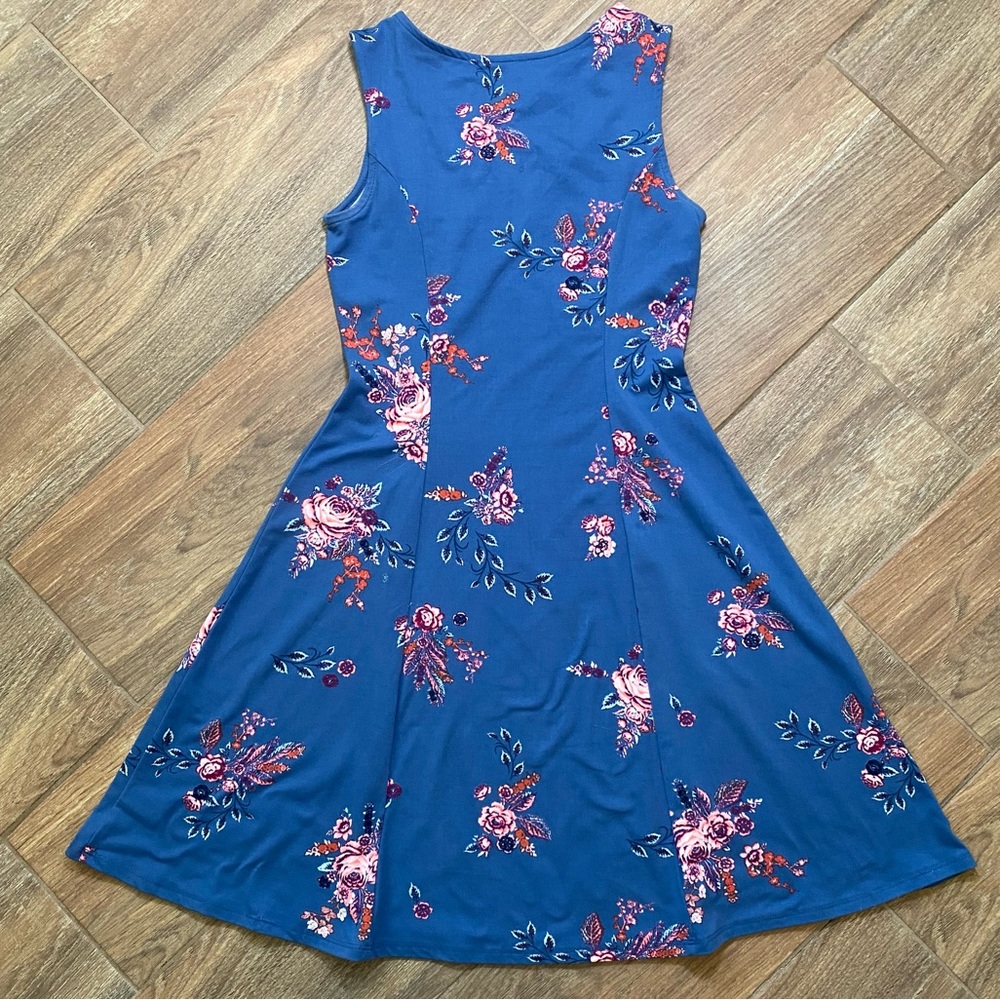 Short Fit & Flare Floral Dress XS - Picture 3 of 6